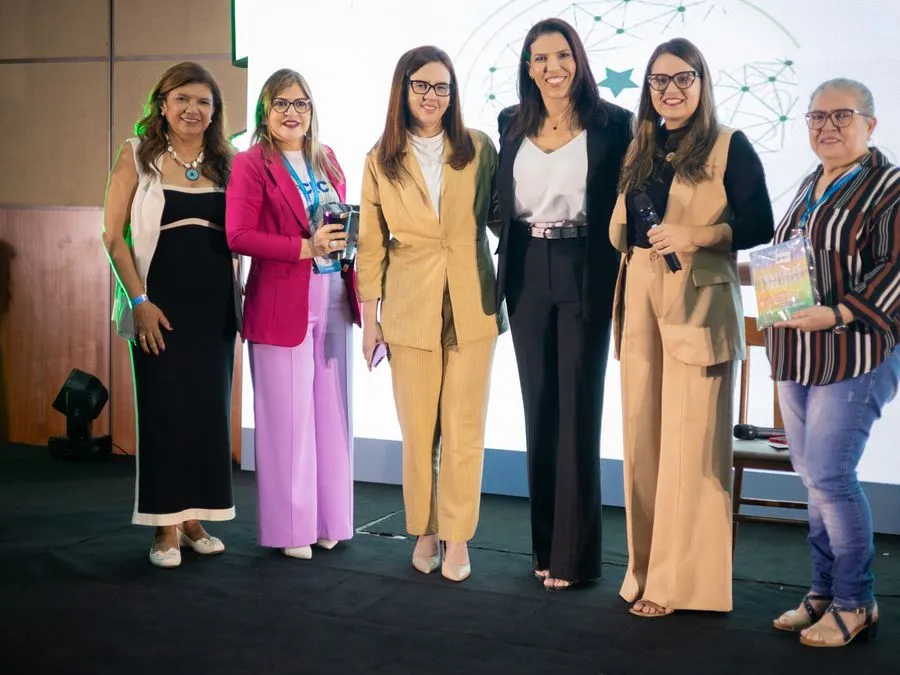 Participantes no palco do Congresso de Contabilidade de 2024